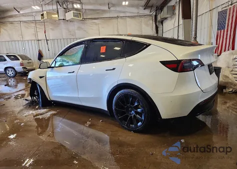 2023 Tesla Model Y z USA, uszkodzony, nr VIN 7SAYGDEE2PF691783